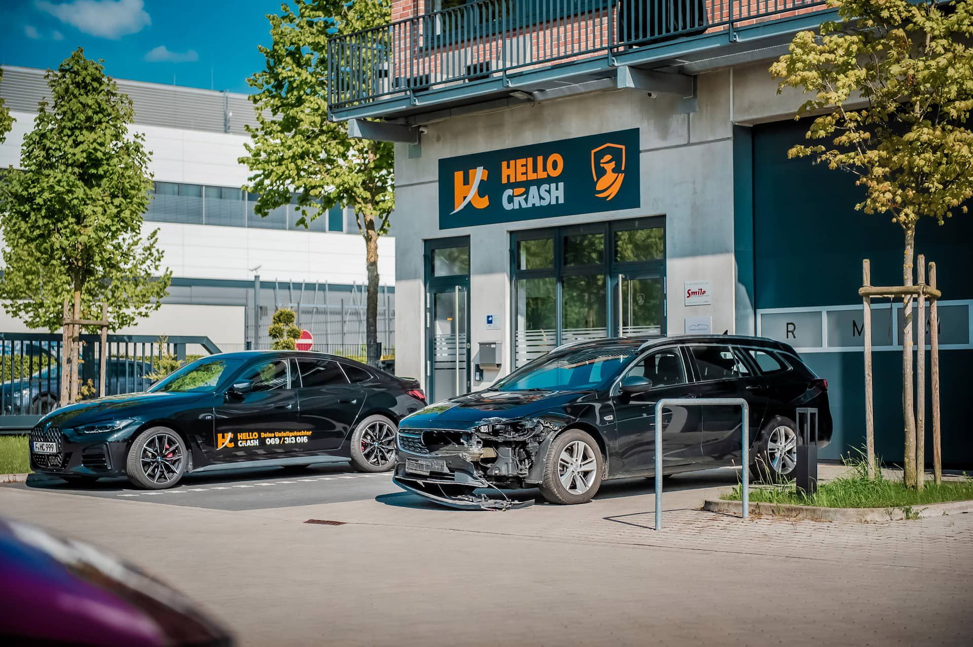 Einblick in die Fahrzeugbegutachtung bei HelloCrash